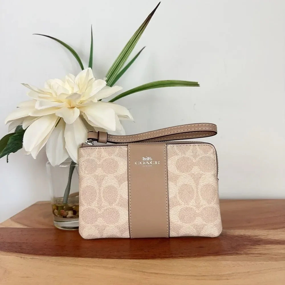 NWT Coach Corner Zip‎ Wristlet In Signature Canvas With Stripe